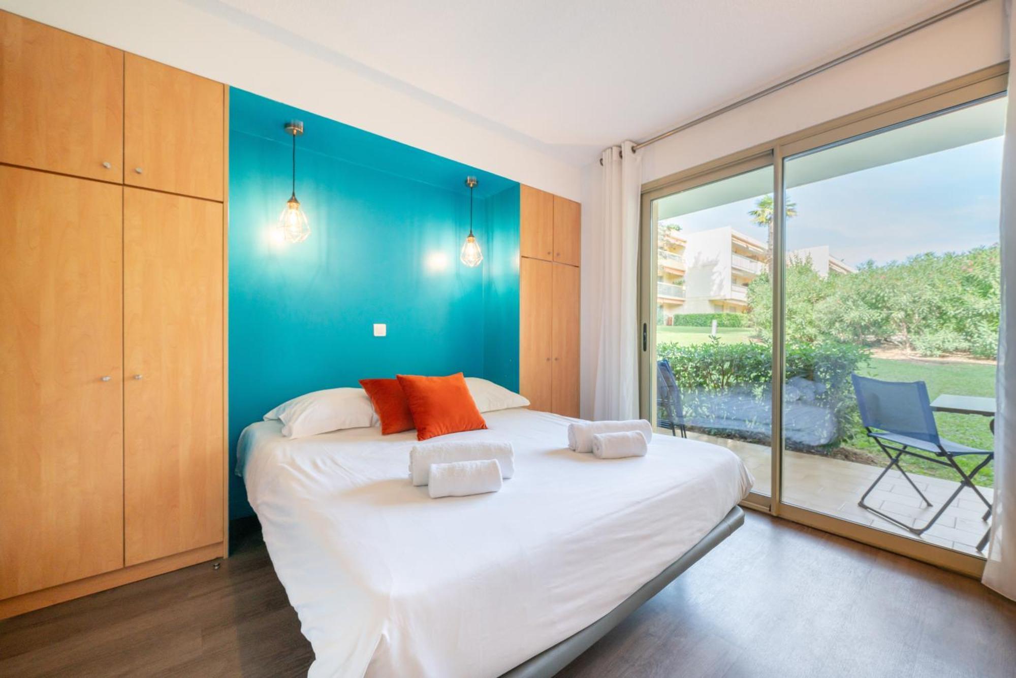 Les 15 Pins & La Mer -Your Green Getaway Near Sea & Beach アンティーブ エクステリア 写真