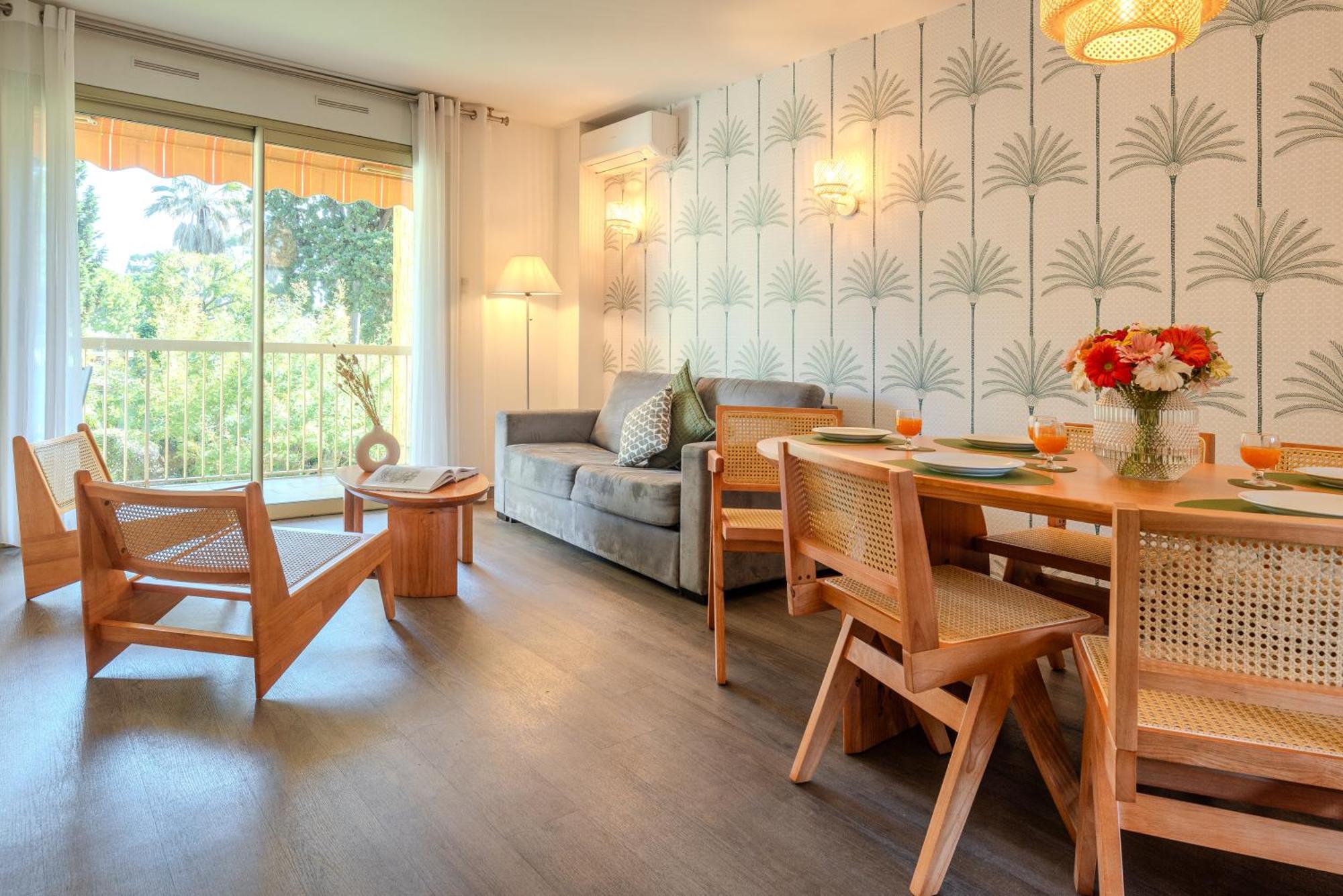 Les 15 Pins & La Mer -Your Green Getaway Near Sea & Beach アンティーブ エクステリア 写真